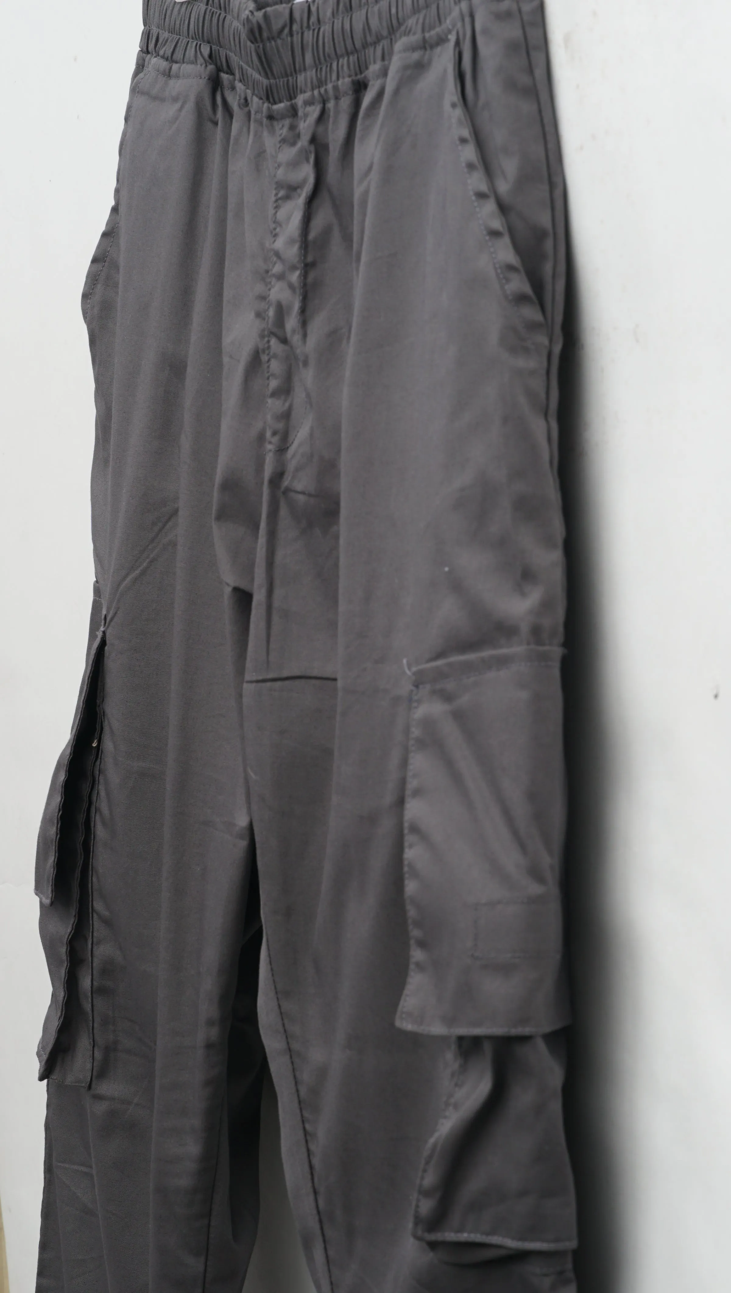 Light Cargo Cut Pants Pewter grey