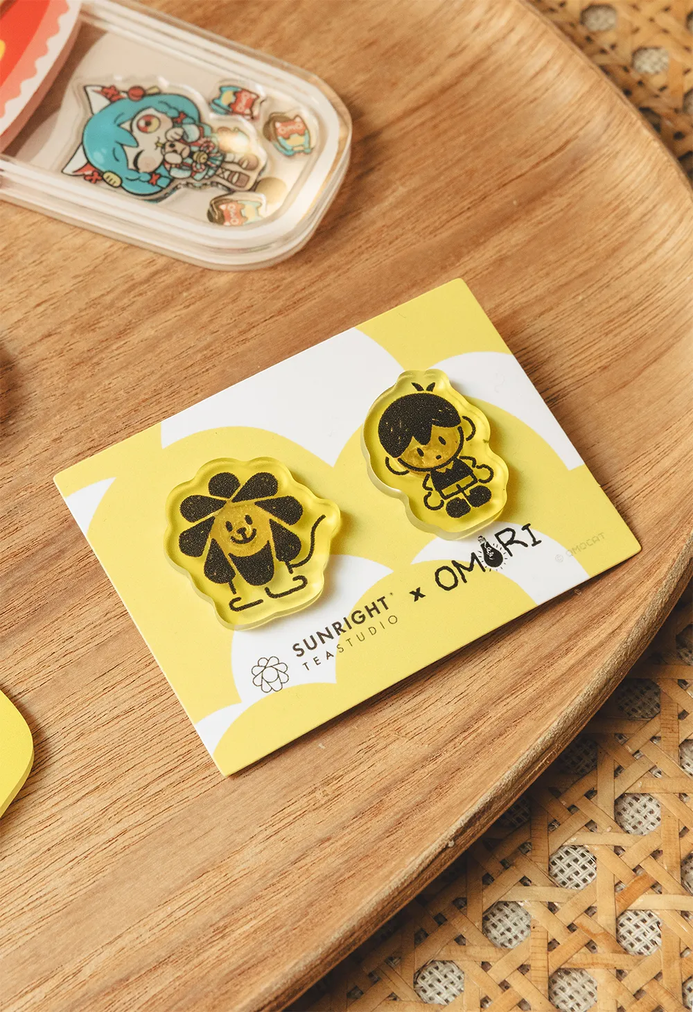 SUNRIGHT TEA x OMORI Frosted Pin Set